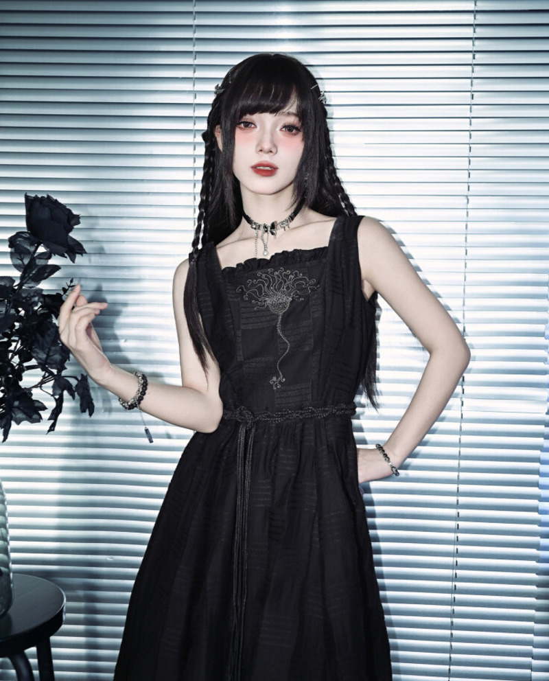 Embroidery Vest - Neues Krinoid-Stickerei Schwarzes Doppellagiges Kleid für