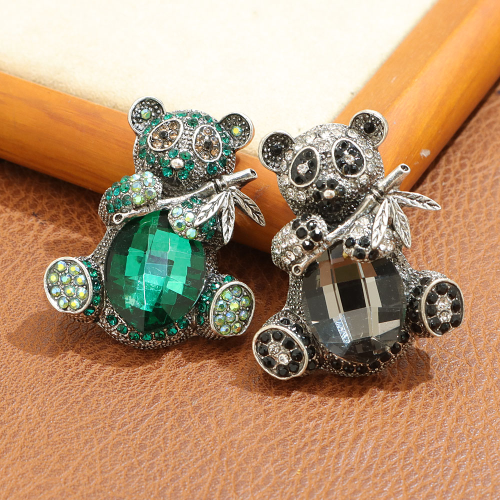 Embroidery Australia - CINDY XIANG Niedliche Strass-Broschen „Eat Bamboo
