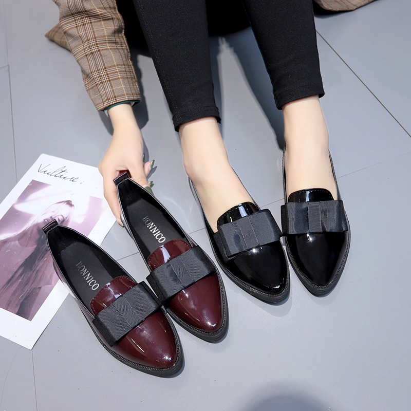 Schwarze/Weinrote Lackleder-Sp – Embroidery Flat Shoes Bewertung und Preis