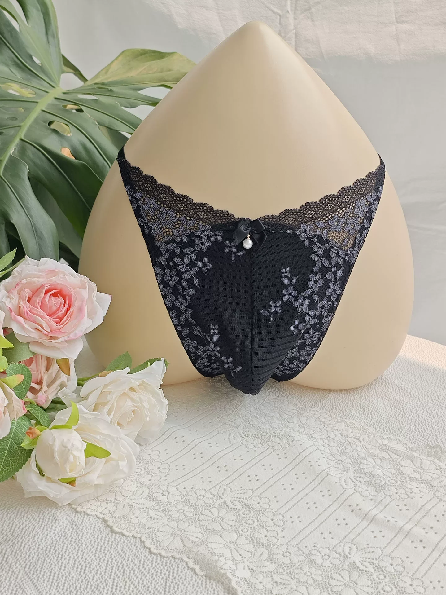 Schwarze Spitzen-T-Shorts für  – Embroidery Underwear Bewertung und Preis