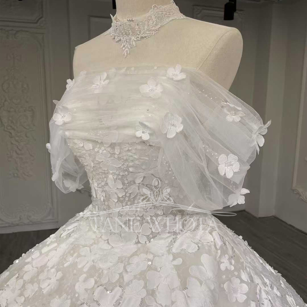 Luxuriöses Brautkleid mit Pail – Embroidery Organza Bewertung und Preis